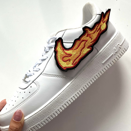 Cırtcırtlı Nike Air Force Alevli