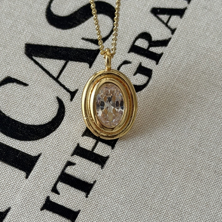 Antik oval taşlı kolye (Beyaz renk)