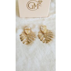 Gold detaylı yaprak küpe 