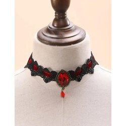 Romantic Goth Dantel Detaylı Kırmızı Taşlı Kolye