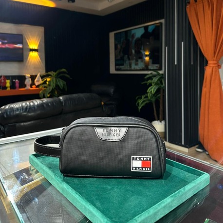 Tommy Hilfiger El Çantası