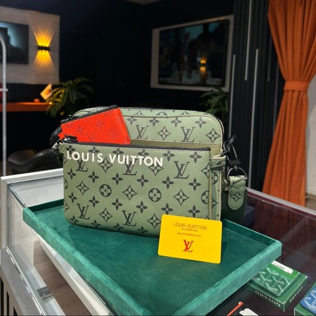 Louis Vuitton Clutch Three Bag