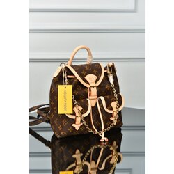 LOUIS VUITTON - Excursion PM 