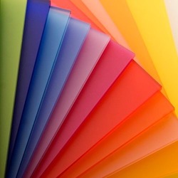135x200 CM 10 MM RENKLİ PLEKSİ LEVHA PLAKA