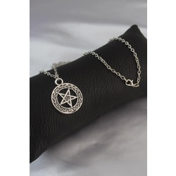 Gümüş Renk Pentagram Yıldız Figür Erkek Kolye