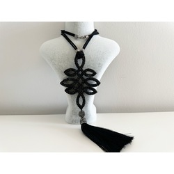 Dark Beauty Kolye