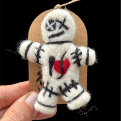 Voodoo Bebeği Broş