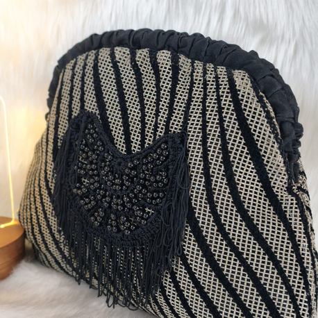 Püskül Detaylı Clutch