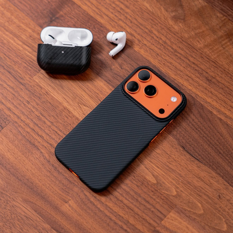 Black Carbon MagSafe Case