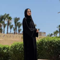 Gold biye detaylı abaya ve şalı