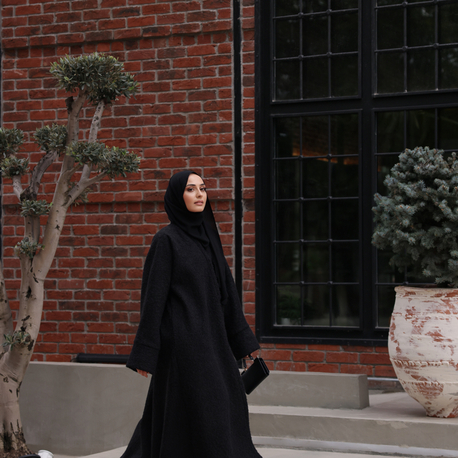 Tüylü siyah kaşe abaya