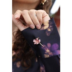Hello Lpink Flower Broche