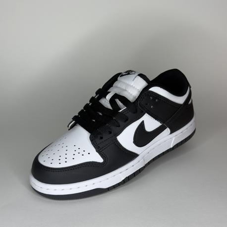 NIKE DUNK LOW BLACK & WHITE 