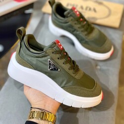 prada ayakabi 