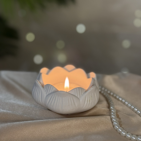 Taş Tozu Lotus Mumluk – Meditasyon & Dekoratif Aksesuar