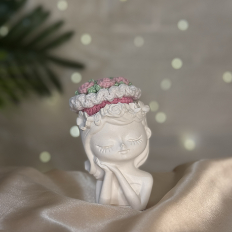 Amigurumi Çiçek Anahtarlık ve 9 cm Dekor Kız Biblo – El Yapımı Mini Set