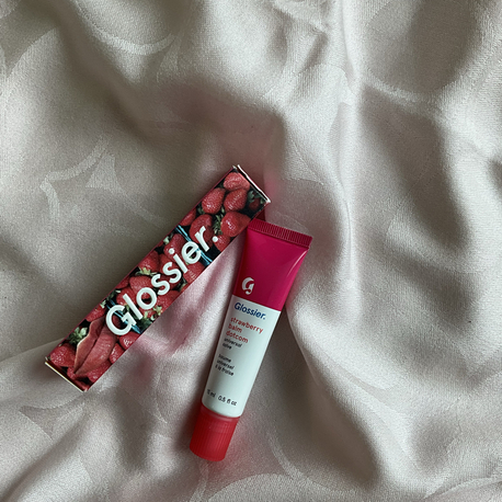 Strawberyy glossier 