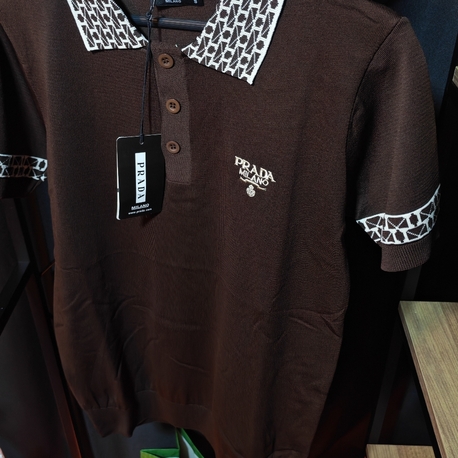 Prada Milano Geometrik Desen Detaylı Kahverengi Polo Tişört