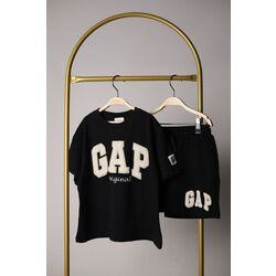 GAP siyah şortlu takım