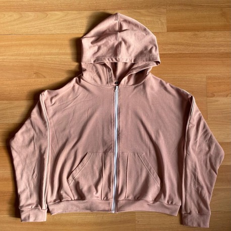 Toz Pembe Omuzlarda Biyeli Fermuarlı Kapüşonlu Hoodie