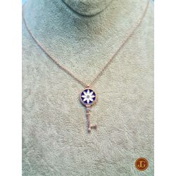 gümüş rose kaplama mineli lotus işlemeli anahtar kolye