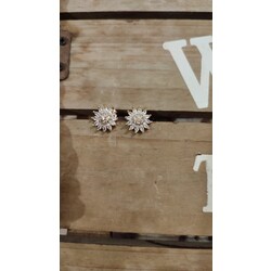 Zircon taşlı çiçek kolye