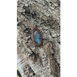 Ağaçtaki Göz Labradorit Kolye