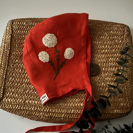 Kırmızı bonnet