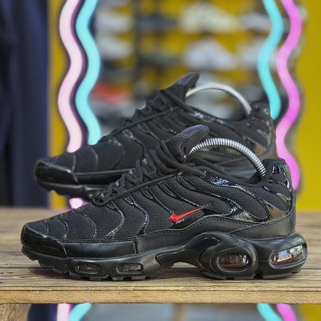 Nike Air Max Plus (BLACK-RED) STOKTA