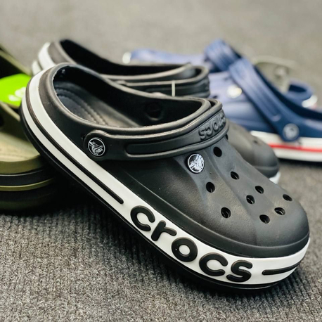 CROCS SİYAH YAN YAZILI (36-45) STOKTA