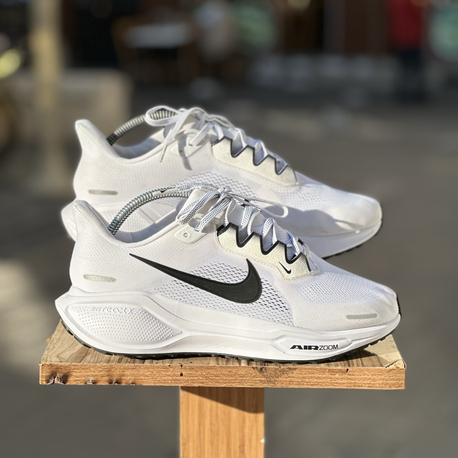 NİKE W AIR ZOOM PEGASUS 