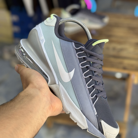 Nike Air Max Pulse Roam Stokta