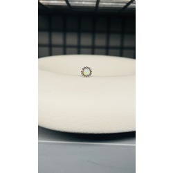 Opal taşlı tragus/helix piercing
