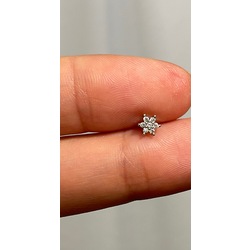 Silver renk taşlı çiçek piercing 
