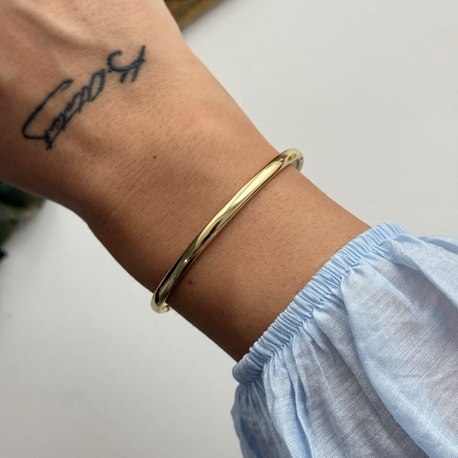 Xuping 14k 60 milim Gold Yuvarlak İnce Model Düz Plaka Kelepçe Bileklik