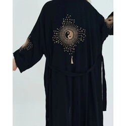 Nakış işlemeli uzun kimono