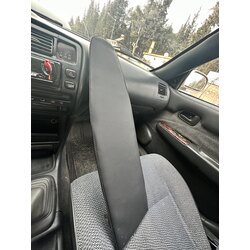 İNCE KESİK KOLTUK