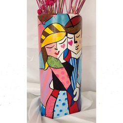 Romero Britto'nun eseri toprak vazomda