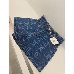 Chanel Taşlı Şort