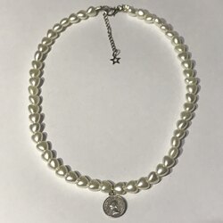 pearl necklace