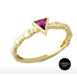 14 K Dogal Taş Üçgen Motif Yüzük
