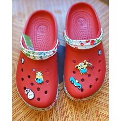 Kırmızı Crocs Desenli