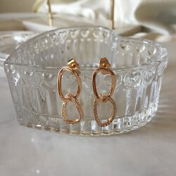 Halka Geçirmeli Sallantılı Küpe