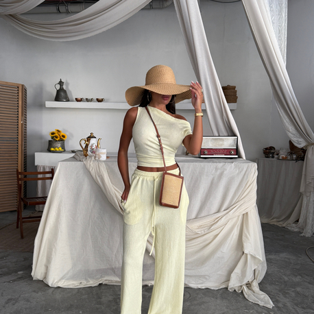 Omuz Detaylı Sarı Bluz/Pantolon Takım