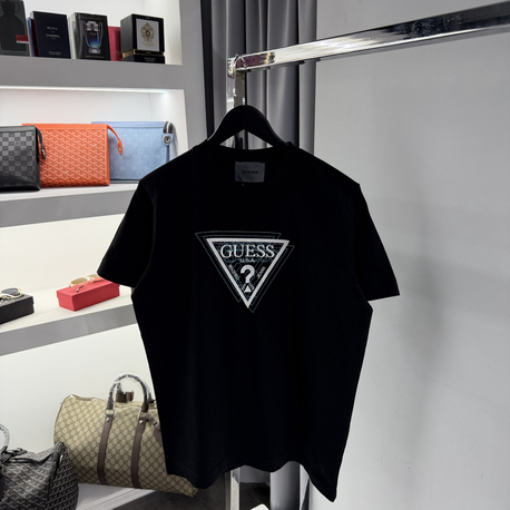Guess T-shirt