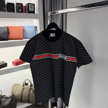 Guess T-shirt