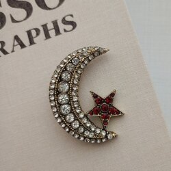 Lente Aksesuar Kırmızı Yıldız Detaylı Zirkon Taşlı Ay Yıldız Broş-Kadın Yaka İğnesi