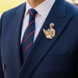Lente Aksesuar Gold Renk Öğretmen Broş-Kitap ve Kalemli Öğretmen Yaka İğnesi