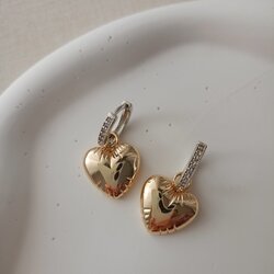 Lente Aksesuar Mix Renk Taşlı Kilitli Kalp Küpe - Gold Gümüş Kaplama Çizgili Kalp Küpe