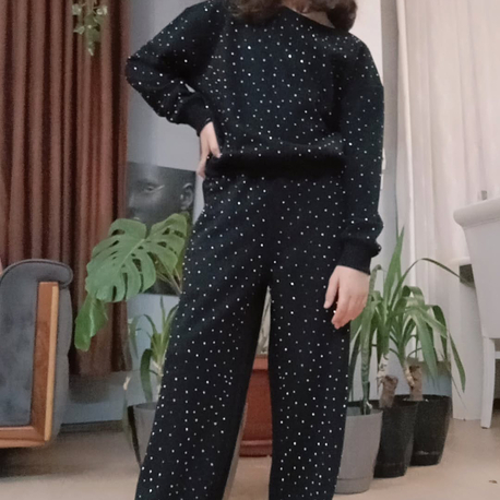Taşlı kız takım